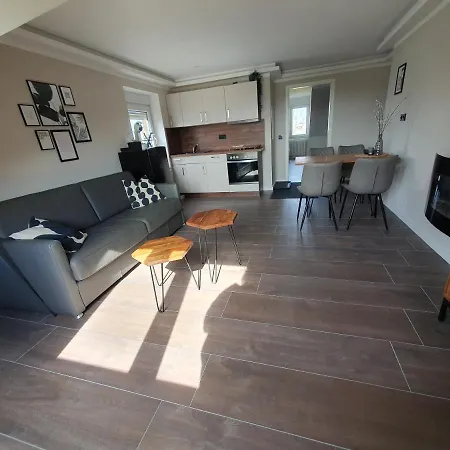 Neumühler Hof- Stilvolle Lisa, Kostenfreie Parkplätze Und Netflix *