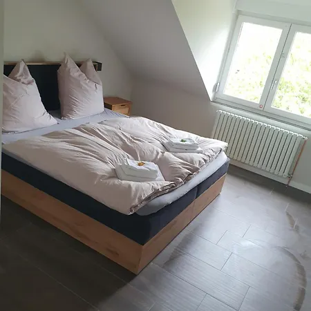 Neumühler Hof- Stilvolle Lisa, Kostenfreie Parkplätze Und Netflix * Schwerin (Mecklenburg-Vorpommern)